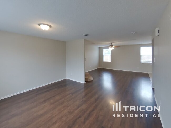 Photo - 960 Stone Chapel Way