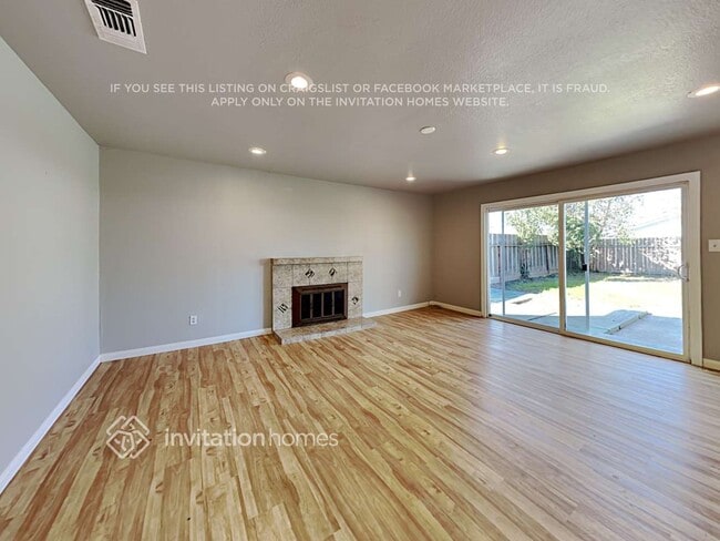 Photo - 1104 Charles St