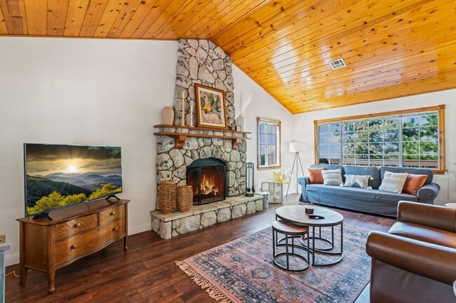 Building Photo - 31393 Lightfoot Way