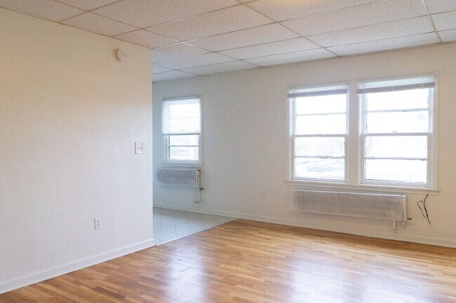 Photo - Finally, a Place That’s All Yours — Cozy Downtown 1bd/1bth Awaits! Unit 202W