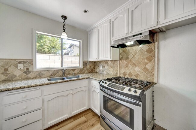 Photo - 7134 Yarmouth Ave