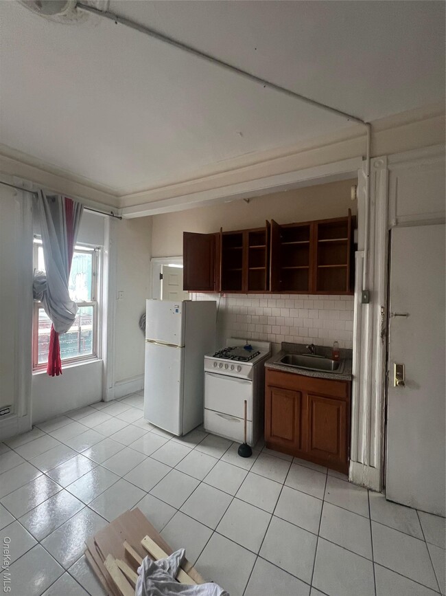 Photo - 974 Jamaica Ave