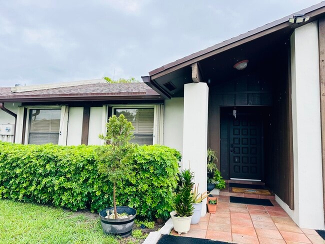 Photo - 5077 Forsythia St