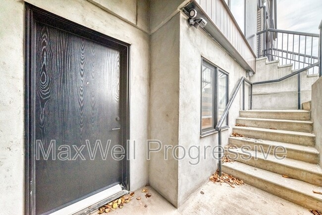 Photo - 15724-15103 103 Ave NW