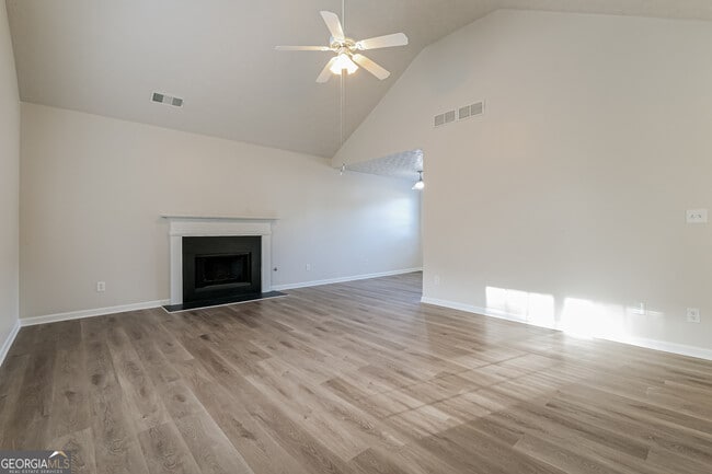 Photo - 2000 Redwood Trace