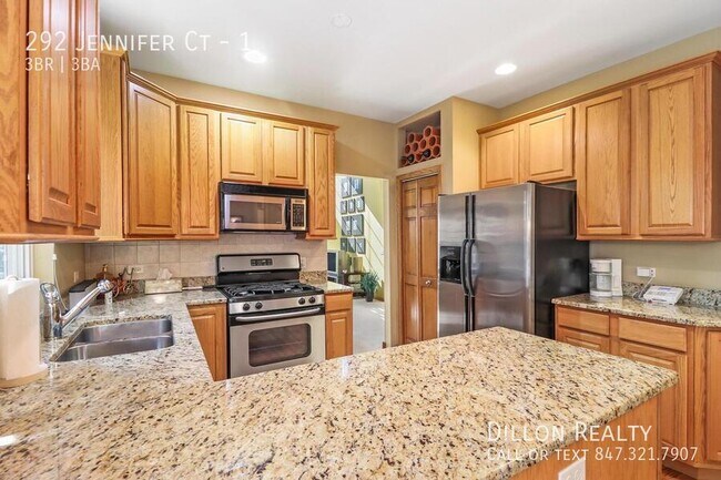 Photo - 292 Jennifer Ct Townhome