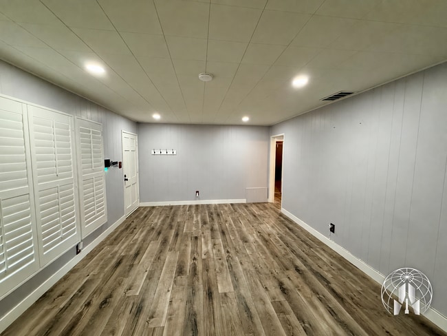 621 Skyline Ave