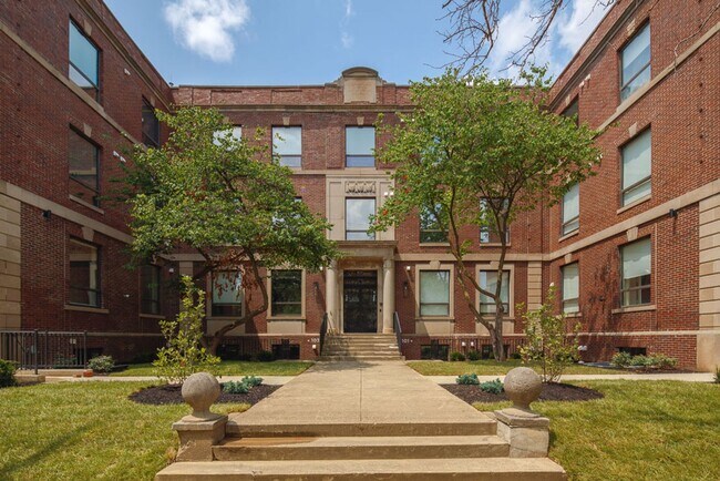 875 Michigan Ave