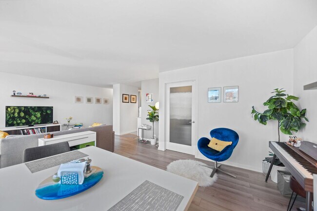 Photo - 111 E Chestnut St Unit 24J