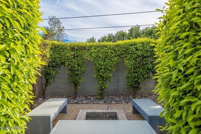 Photo - 7601 E 2nd St Unidad 25