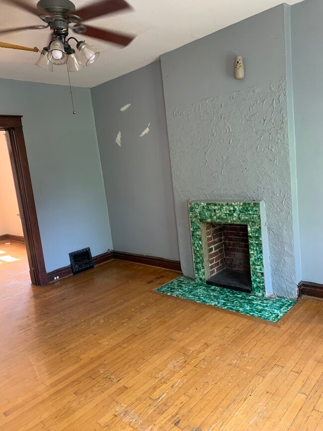 Living Room - 4658 Michigan Ave Unit 4656-2F Michigan Ave