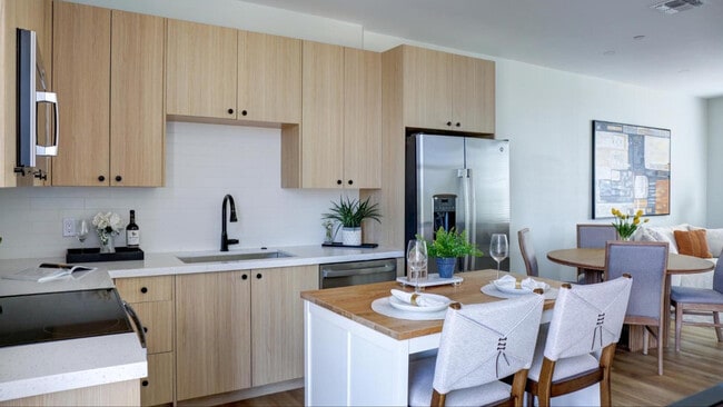 Building Photo - 630 N Power Rd