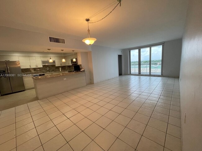 Photo - 5825 Collins Ave Unit 7B