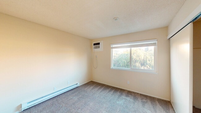 Photo - 883 Broadway