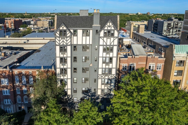 Building Photo - 5718 N Winthrop Ave Unit 305 Rental