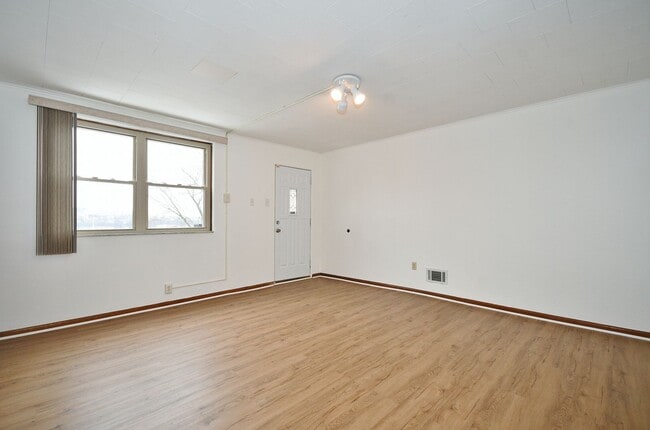 Photo - South Side 3BR - Simple, Solid, Ready