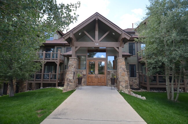 Photo - Highlands Green Lodge! Updated One Bedroom close to Main Street! SUMMER ONLY RENTAL!