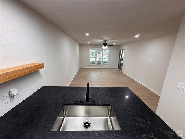 Building Photo - 4859 Cedar Springs Rd Unit 150 Rental