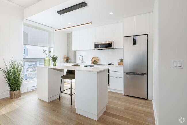 1BR, 1BA -635SF - Kitchen - Lynk