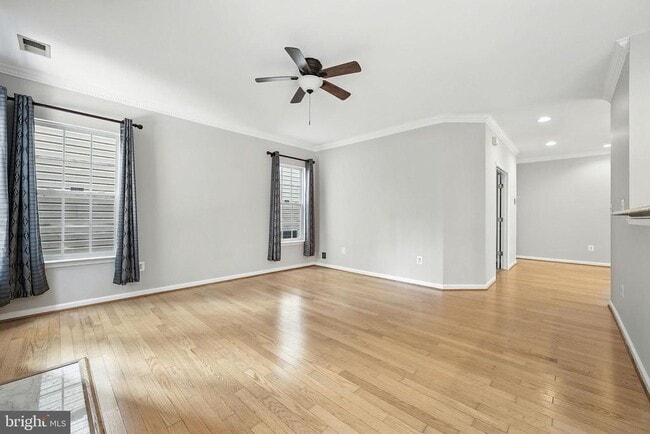 Building Photo - 4705 Manor Dr Rental