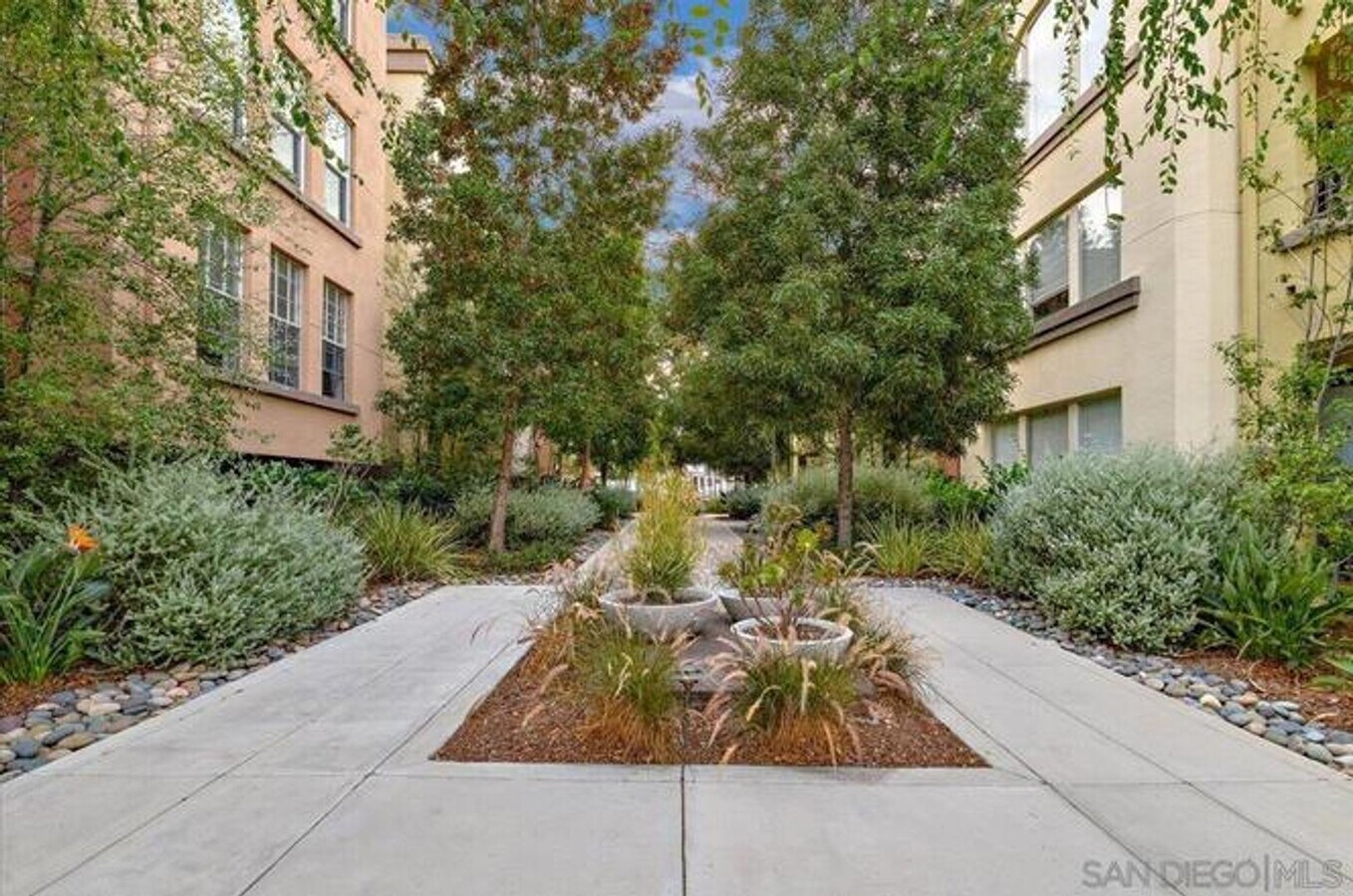 Corner unit in the heart of Hillcrest - Corner unit in the heart of Hillcrest Unidad D209 Rental