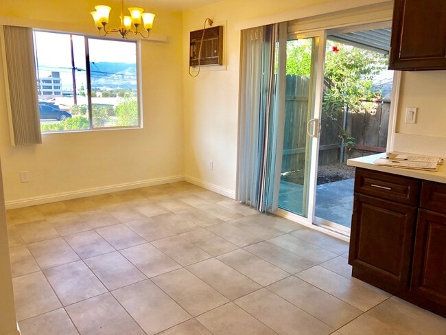 Building Photo - Spacious Home in Blue Zone Loma Linda!