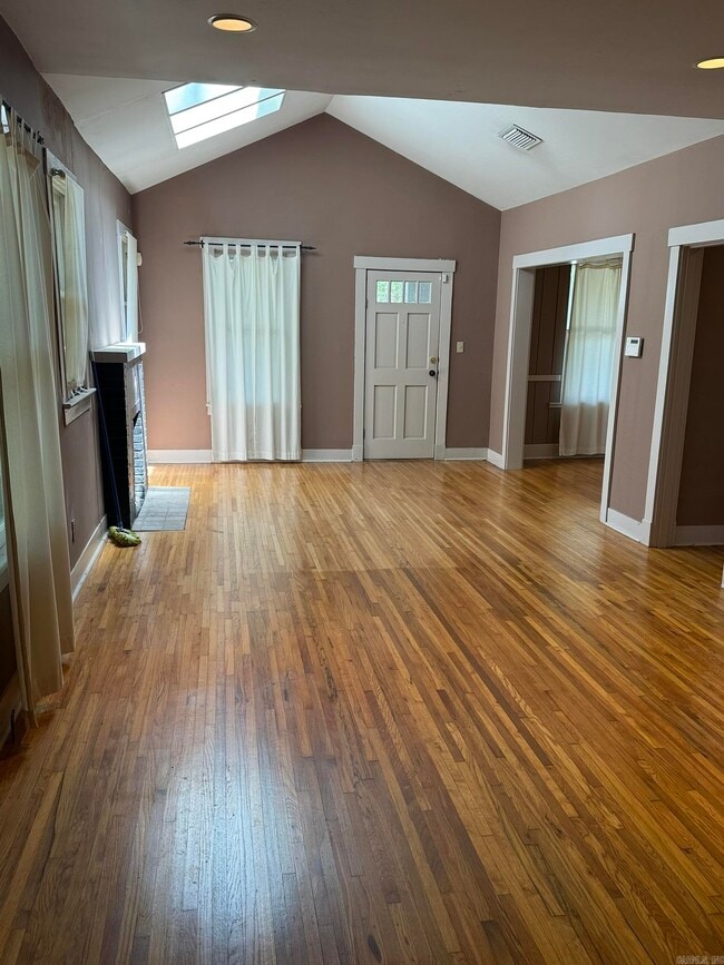 Photo - 1700 N Taylor St