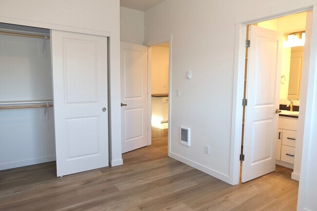 Photo - 6615 Devon Ave SE