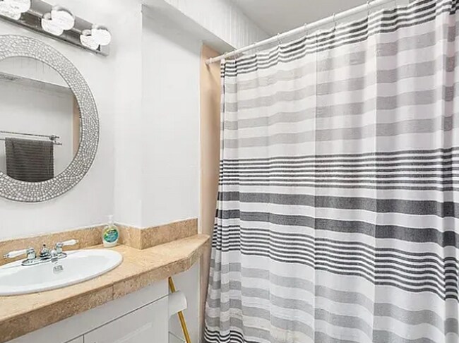 Photo - Boater's Delight- Beautiful Condo Unit 7