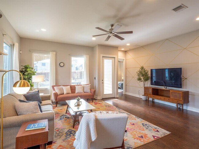 Photo - 2113 Glendale Pl