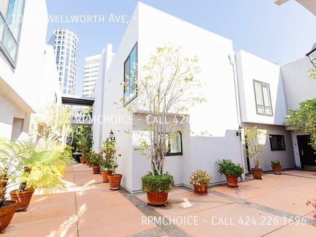 Photo - 10933 Wellworth Ave