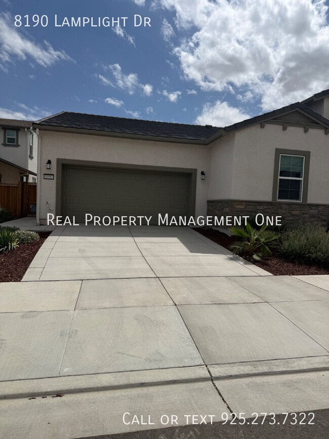 Photo - 8190 Lamplight Dr
