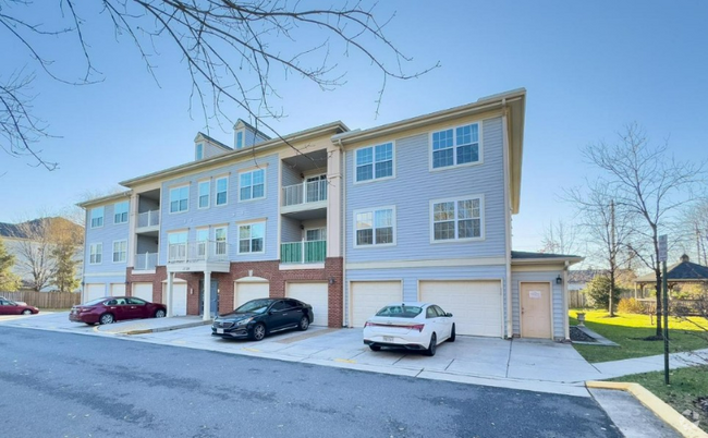 Building Photo - 11328 Westbrook Mill Ln Unit 304 Rental