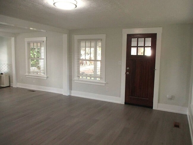 Photo - Charming 2 Bedroom, 1 Bathroom Home with P...