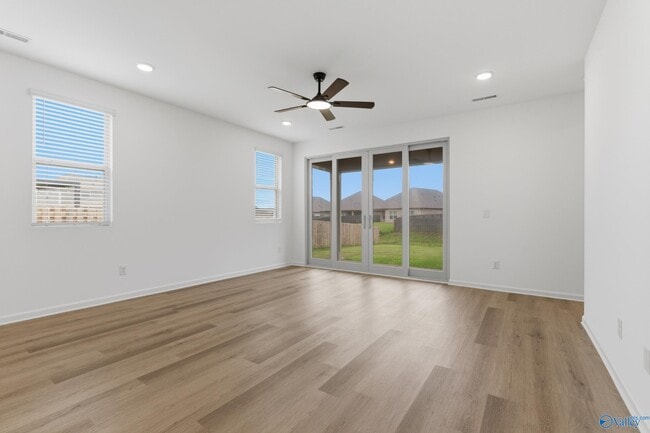 Photo - 104 Cavern Ct