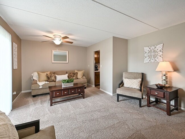 Spacious Living Room - Fox Crest