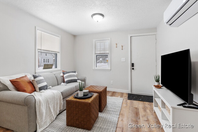 Building Photo - 1543 Beidler St Unit 2