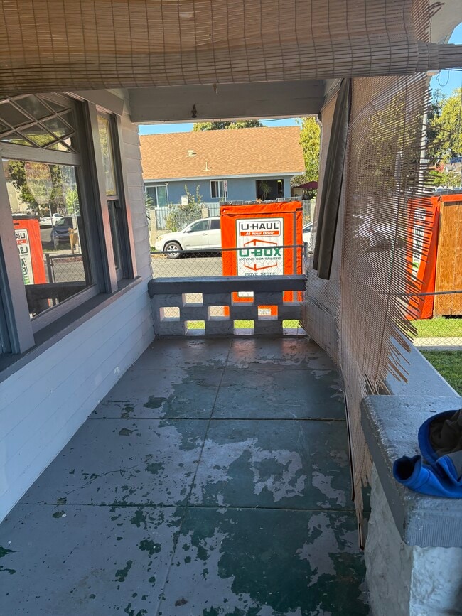 Photo - 402 E 43rd Pl Unidad 2