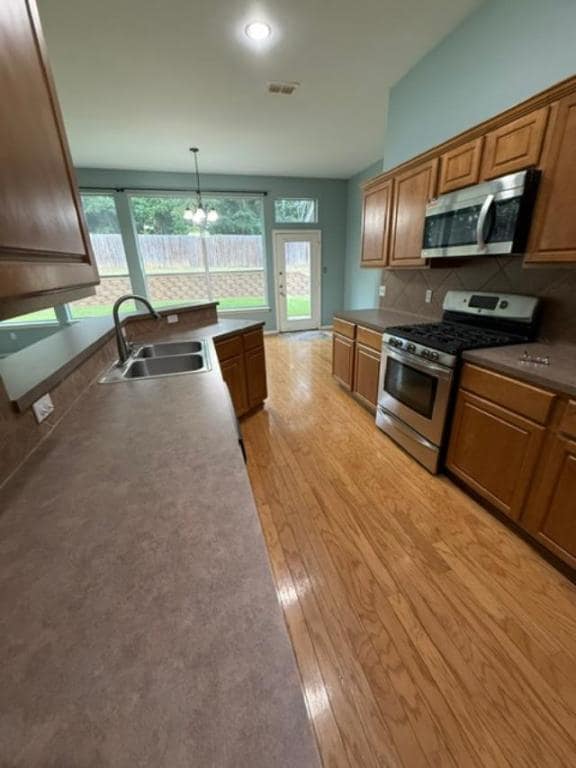 Photo - 625 Winding Brook Ln