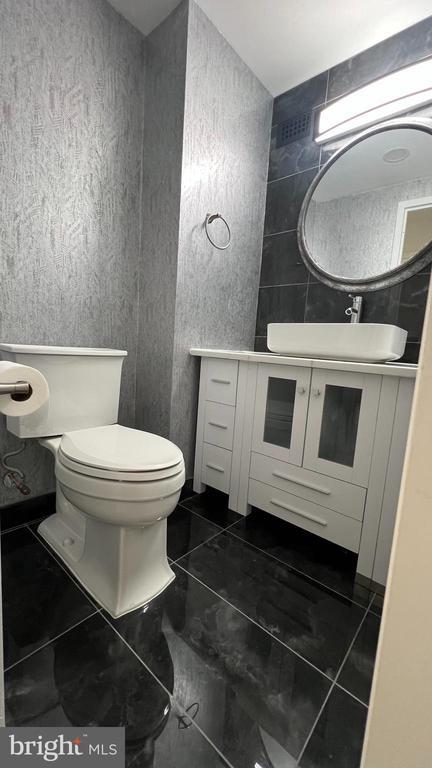 Building Photo - 3701 S George Mason Dr Unit 904-N