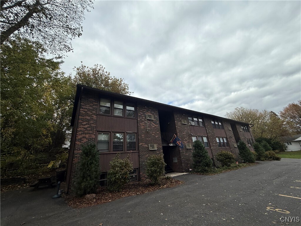 Photo - 120 Hasbrouck St