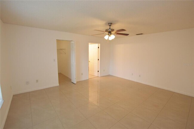 Photo - 18 Pittwick Ln