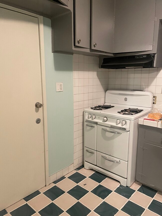 Photo - 1991 E Villa St Unit 1991