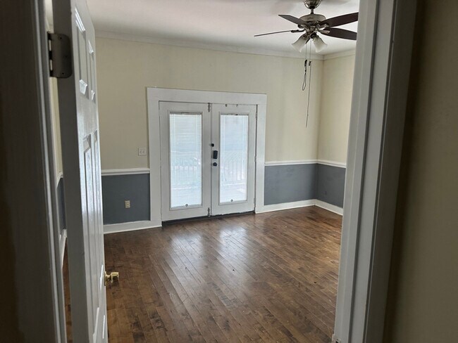 24 Palmer St Unit A (Room B)