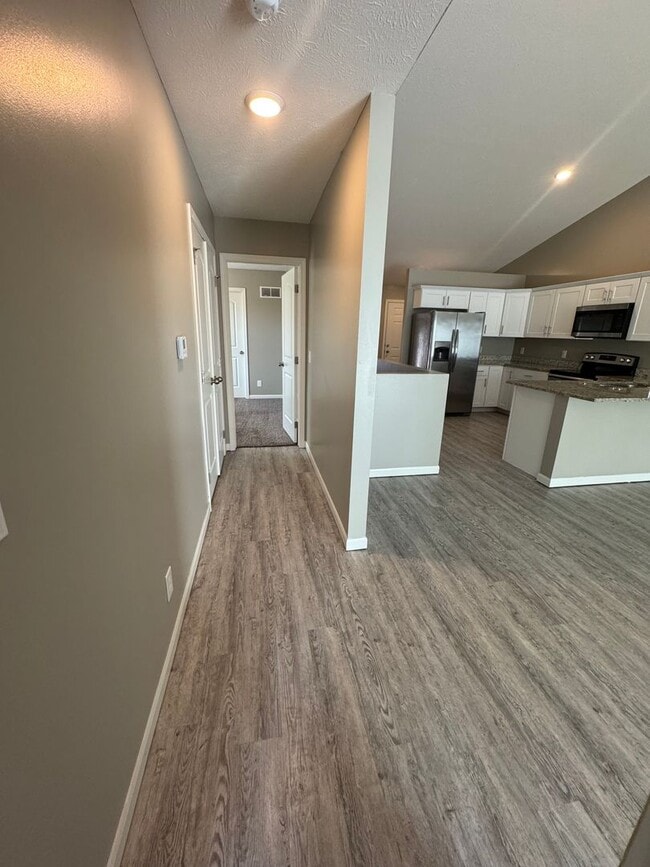 Photo - 1059 N 170th Ave