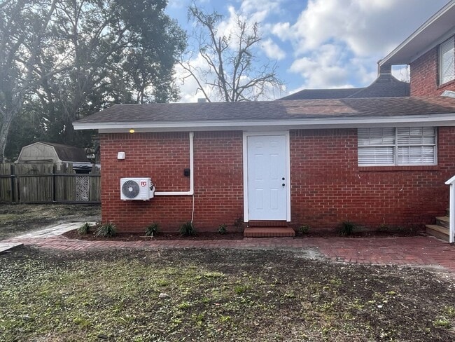 Building Photo - 1/1 Studio/Efficiency in Avondale