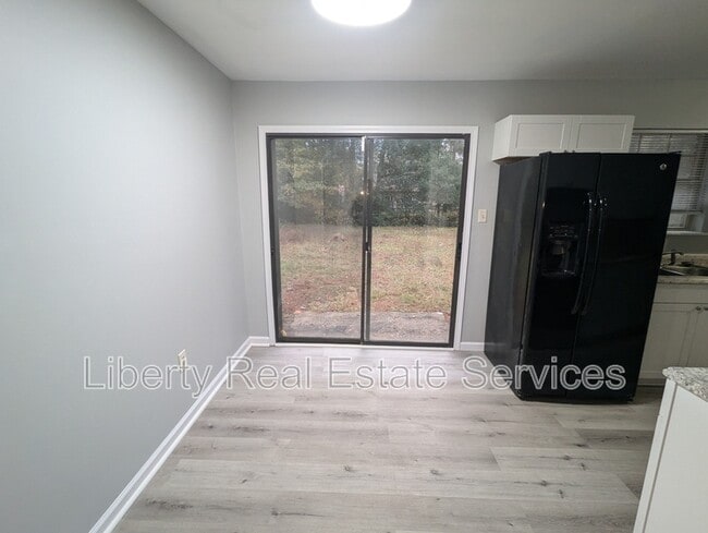 Photo - 417 Rogers Rd