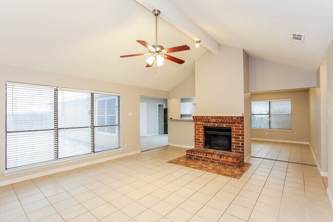 Photo - 1365 Roan Dr