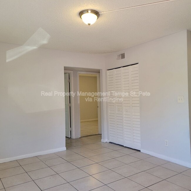 Photo - 8427 N 39th St Unidad 2
