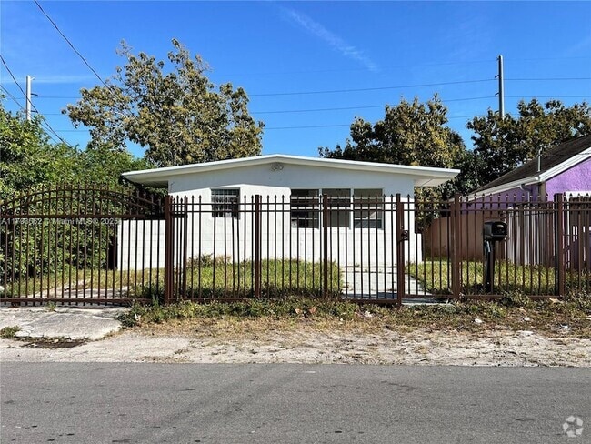 Building Photo - 1557 NW 66th St Rental